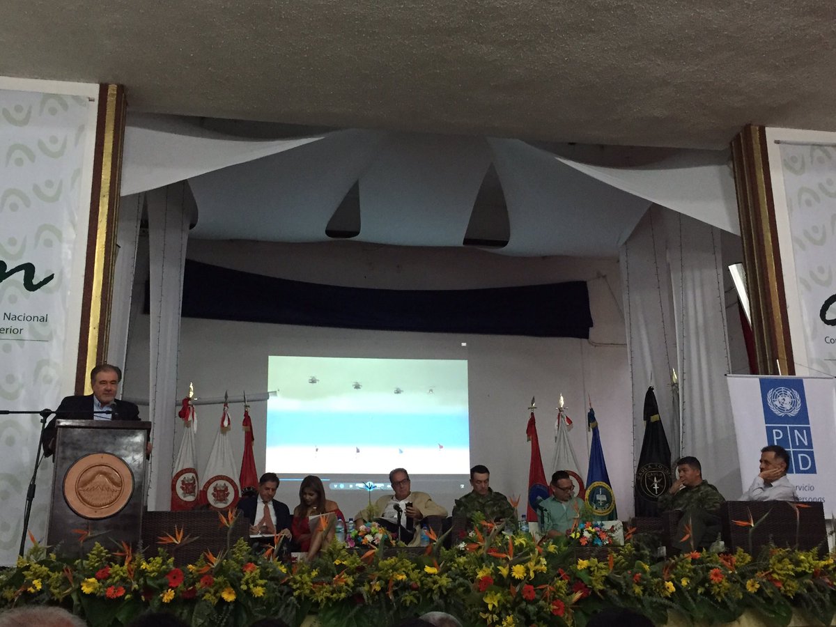 CAEEF1's tweet photo. El Profesor Alejo #CPSDP señala importancia de los diálogos para el fortalecimiento entra la sociedad y el Ejército #DialogosEjércitoFuturo https://t.co/jCjZjYhulX