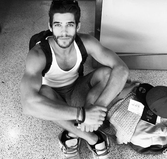 rpgdeclic's tweet photo. • Landon falgoust.
• Chris.
• 25 ans.
• Braquage et Piratage de tout genre.
• Gay. https://t.co/ni9vfNp4kO