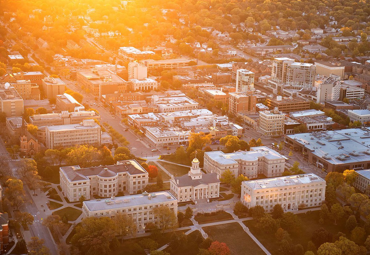 uiowa's tweet photo. NEW: Roy J. Carver Charitable Trust gives $45 million to @uiowa to support Iowa Neuroscience Institute: https://t.co/UWQGdTr9cO 🙌💛⚫💛 #uiowa https://t.co/Nhq41WeCNq