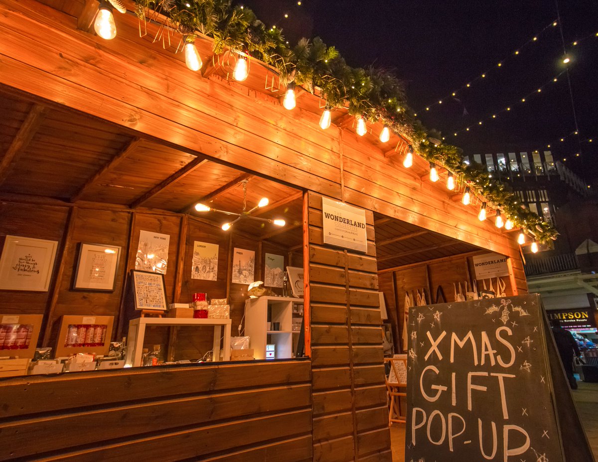 EalingShopping's tweet photo. The #EalingChristmasMarket is just looking more festive with each passing day! Look how pretty! https://t.co/DPtxcSna4p
