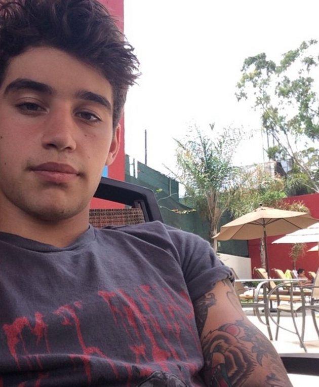 MCM to my wonderful husband,  father to our daughter and to our unborn twins. I love you so much