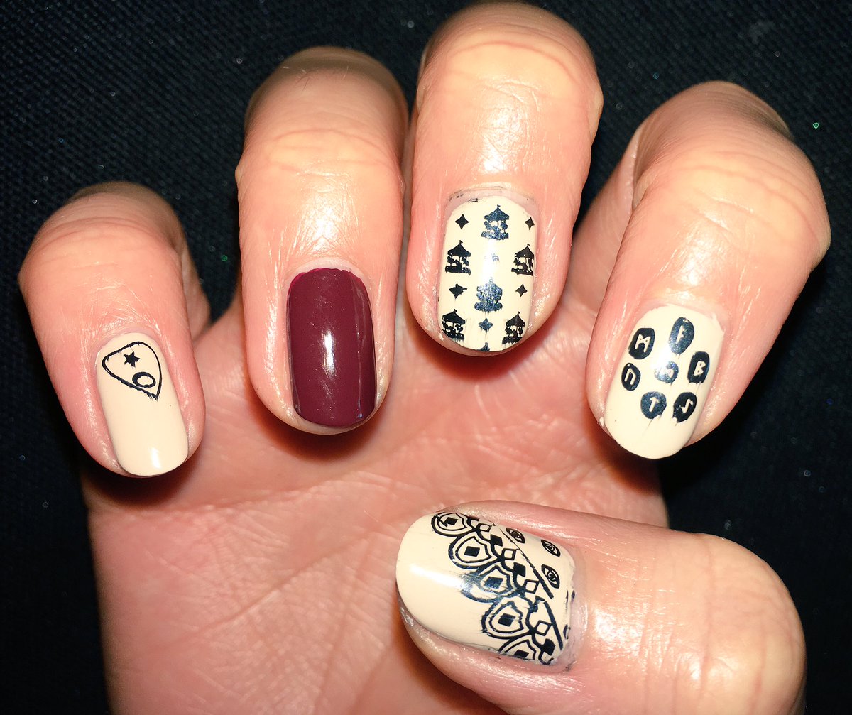 TahraMalik's tweet photo. Done a bit of a twist with the traditional nude #manicure using my @MoYouLondon #CircusCollection #nailart #stamping #fortuneteller 😊💅🏽🎪 https://t.co/dnS1fiqdyz