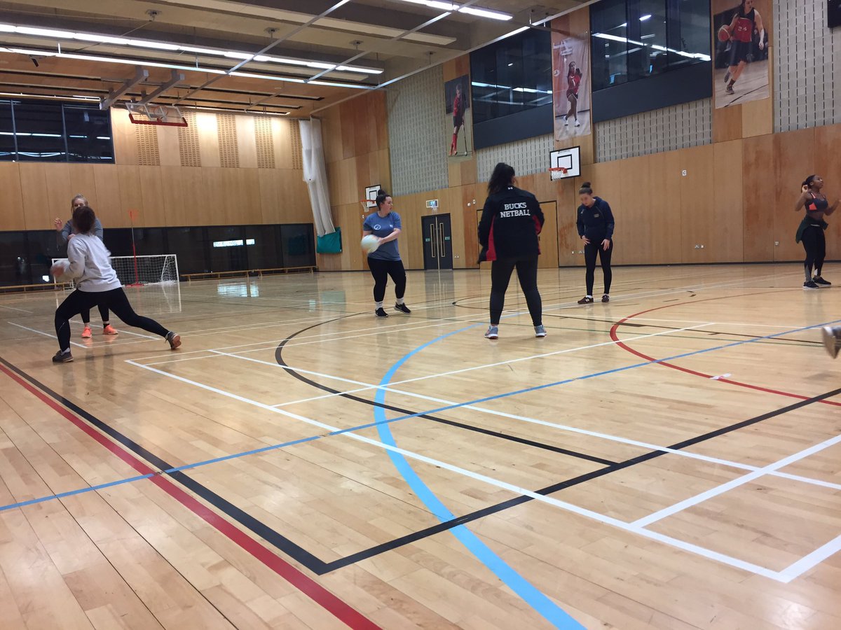 UNO_Bucks's tweet photo. Doing some anywheres in our Sports For Fun Session tonight! https://t.co/SH0ZhZNCuX