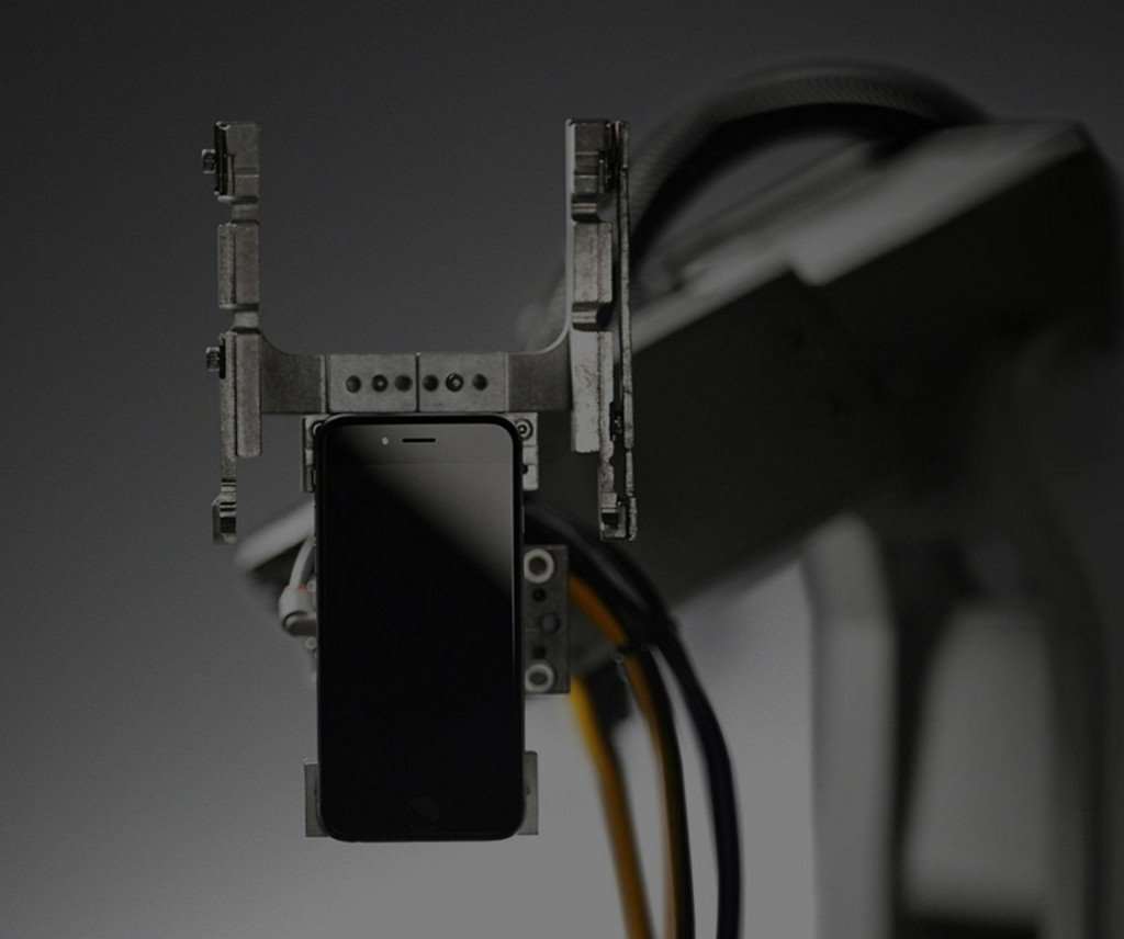 designmilk's tweet photo. Meet Liam, Apple's iPhone Recycling Robot  https://t.co/O5o7drlTk5 #fromthearchives https://t.co/9kASVrXWo2