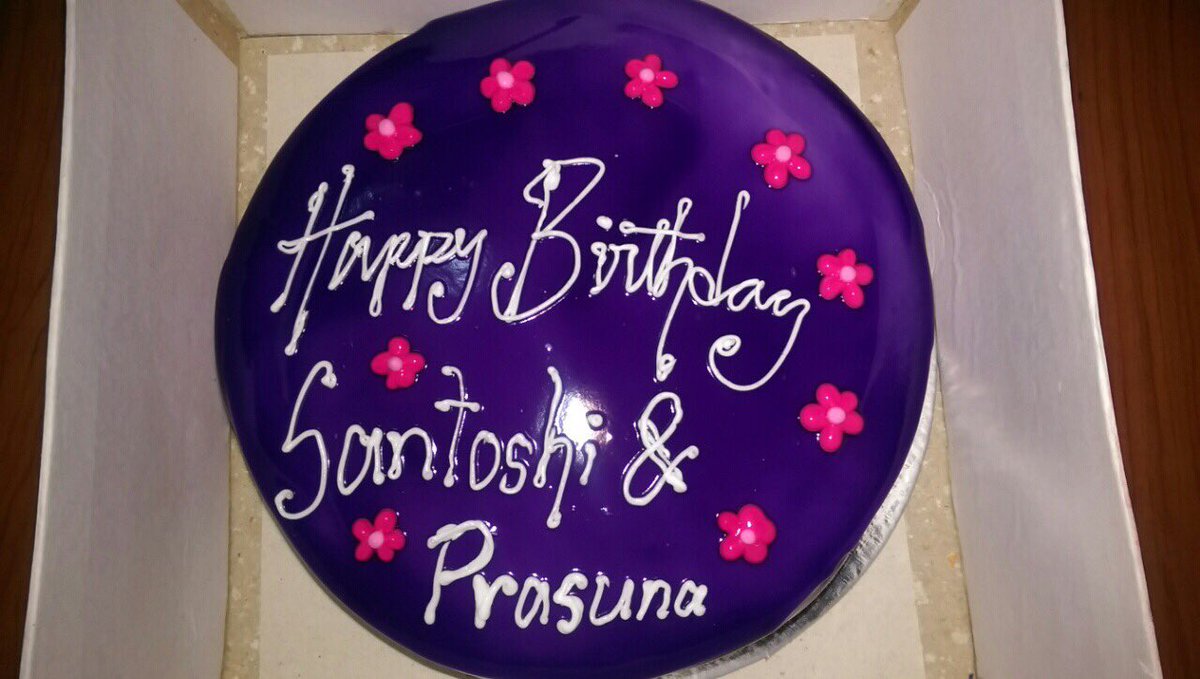 Santoshi23's tweet photo. Thank you everyone for the day 😊😊🎉🎉🎁🎈❤️️❤️️#21blues🎂 No idea how I'm feeling 😨Will figure it out soon✌️️✌️️#positivevives https://t.co/Yuv1kyjkn0
