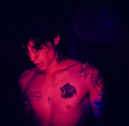 lvcifergdr's tweet photo. Let's forget who we are
and dive into the
           dark. https://t.co/0rdPq20tqe