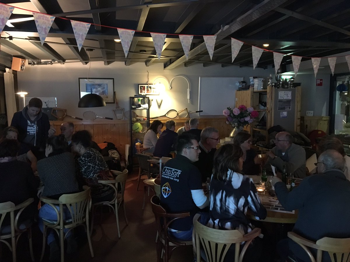 DanielKlijn's tweet photo. Thuis op de club samen met KNLTB vanavond bij A.T.V. Broek in Waterland. Hoe bind en werf ik leden voor de lange termijn! https://t.co/1vZRnSXPDf