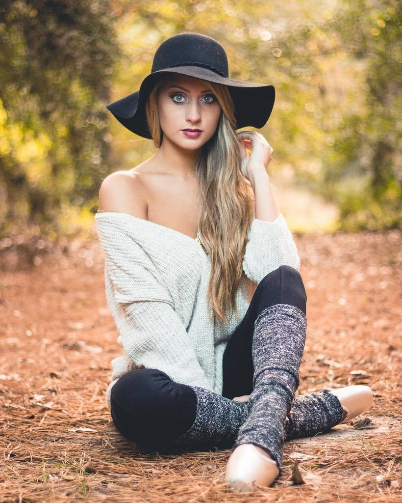 brostevious's tweet photo. Fall is in the air! So here's a "sweater weather" photo to put you in the fall spirit 🔥🍂 M… https://t.co/ZTeIC8GQPD https://t.co/LAGtJBeThb
