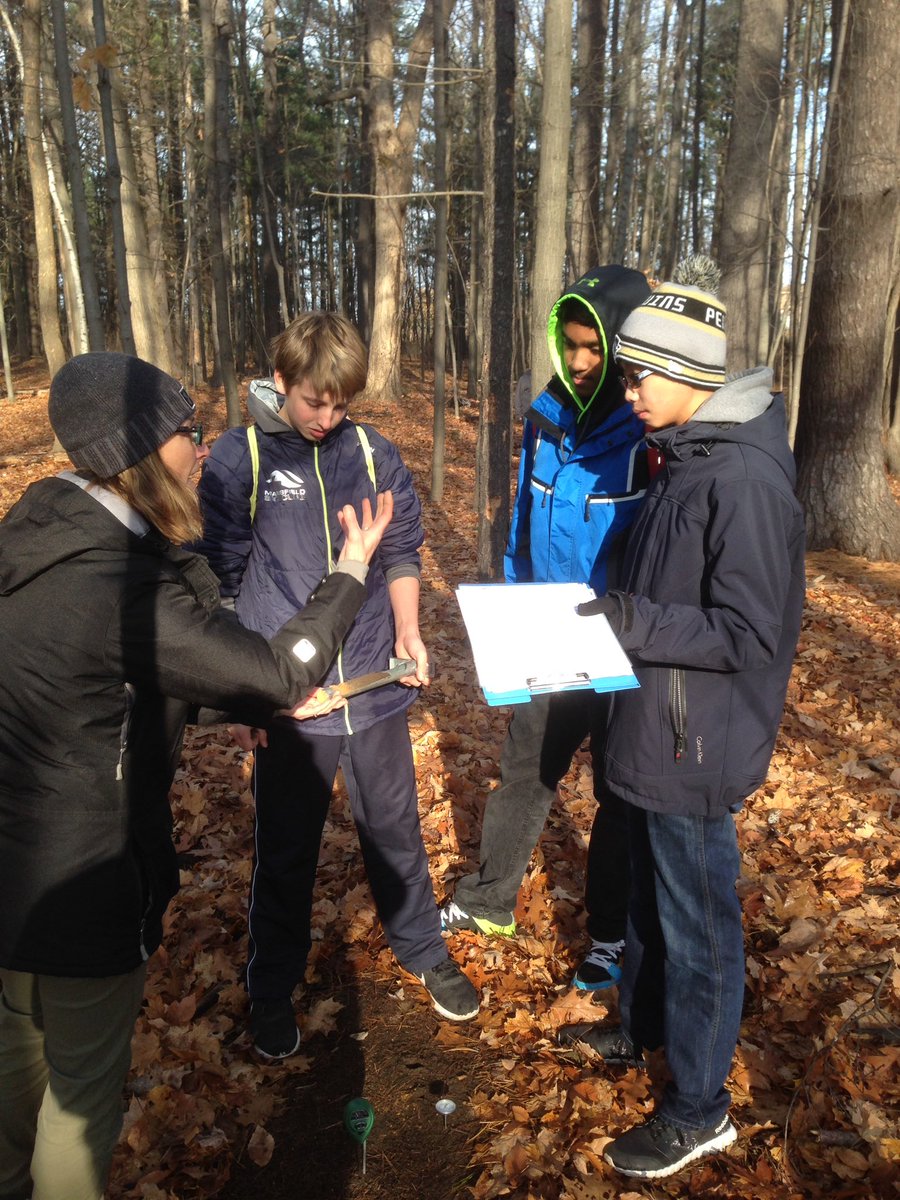 AdrianManickam's tweet photo. @YourRiverwood #ESSSCIENCE Soil tests at Riverwood Conservancy with Erindale grade 9 science students. https://t.co/IRP7Me8eI3