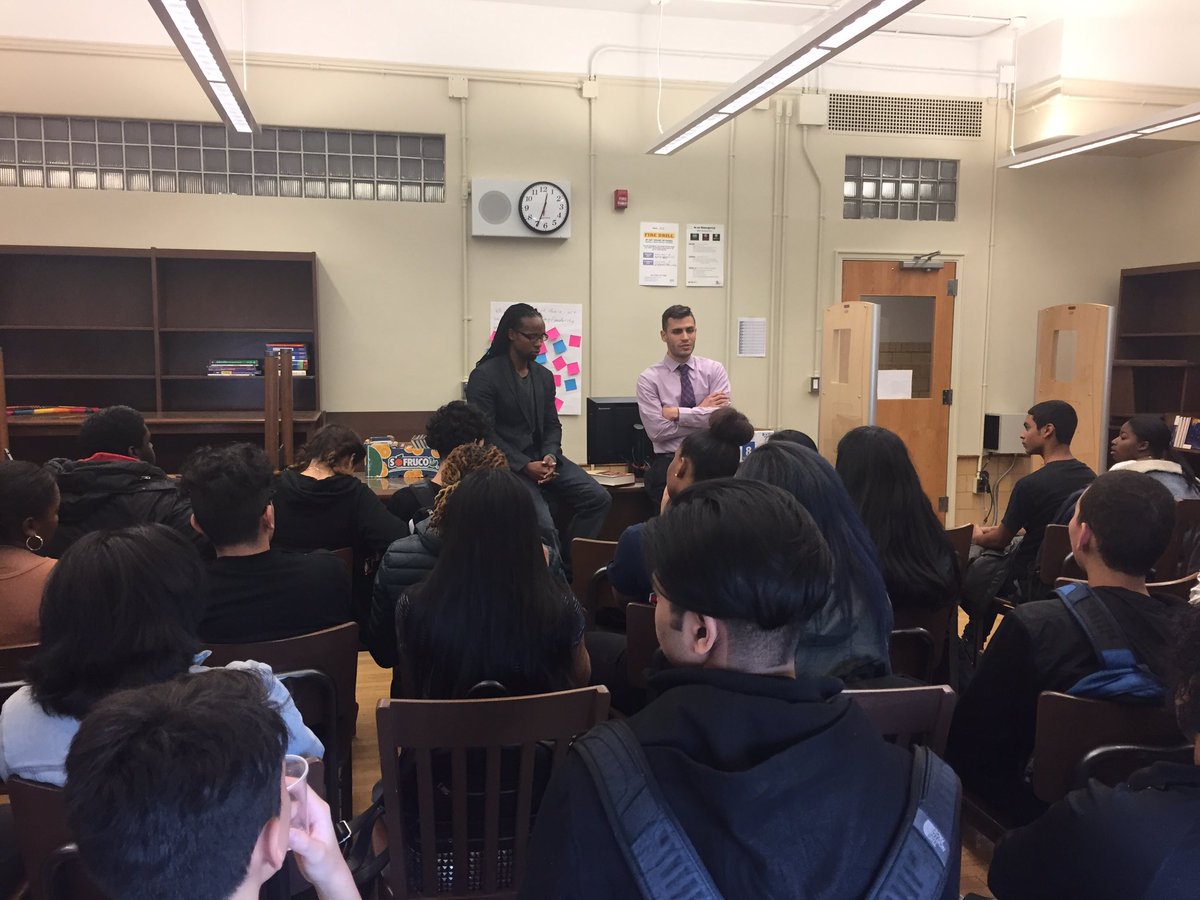 jrdbk's tweet photo. @DrIbram Kendi talking race @EpicNorthHS.
#CBE #CRE #equity https://t.co/dD6qfgsNrA