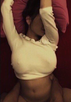 WORIDSTARVIDE0S's tweet photo. What you see vs what she sees https://t.co/jzOJW2Y4pN