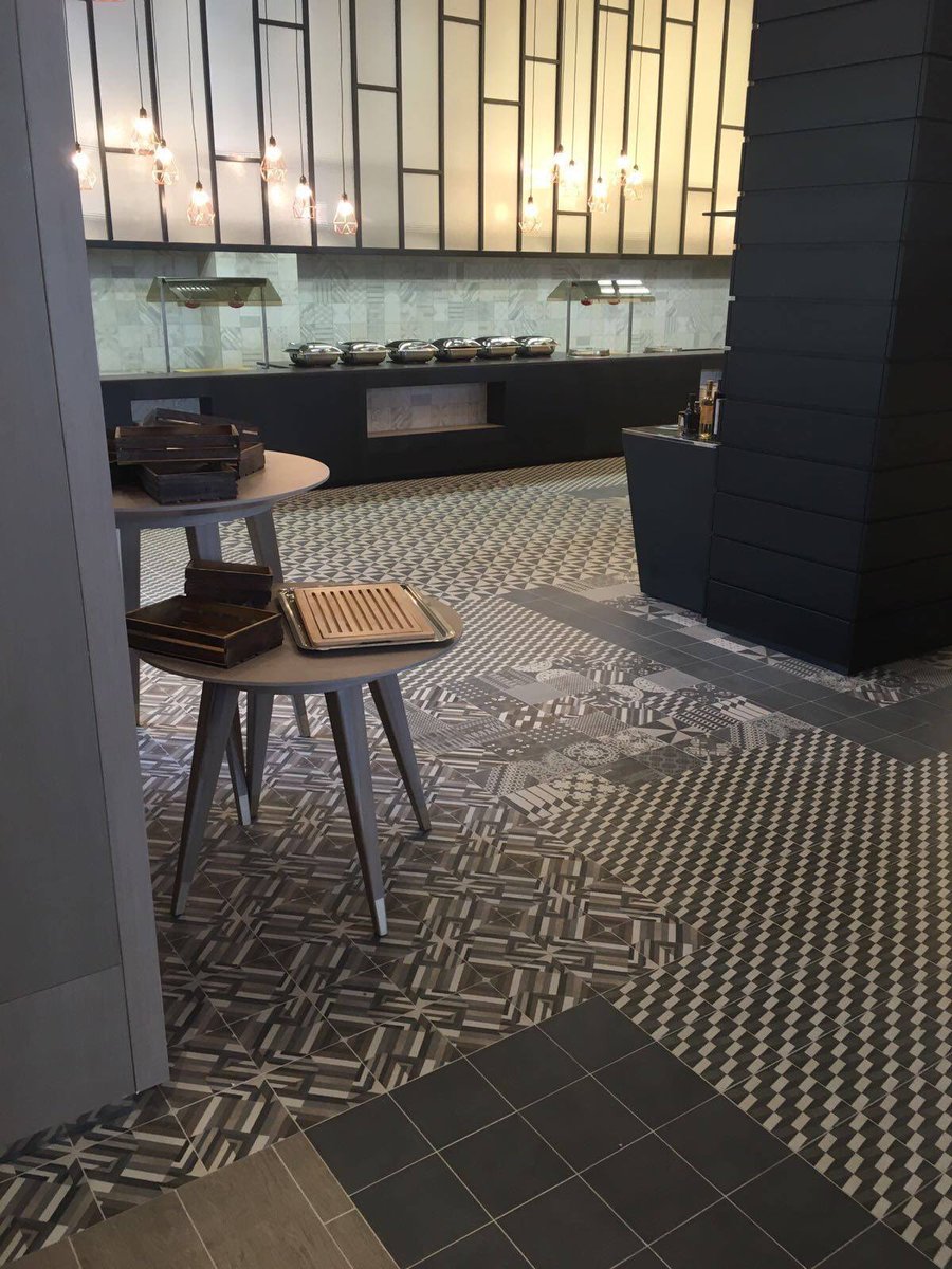 vicalvicontract's tweet photo. Another picture of the @hiltonmalta using our Azulej collection
#vicalvicontract #azulej #patriciaurquiola #interiordesign #elegance https://t.co/R1Hdx0y6Jt