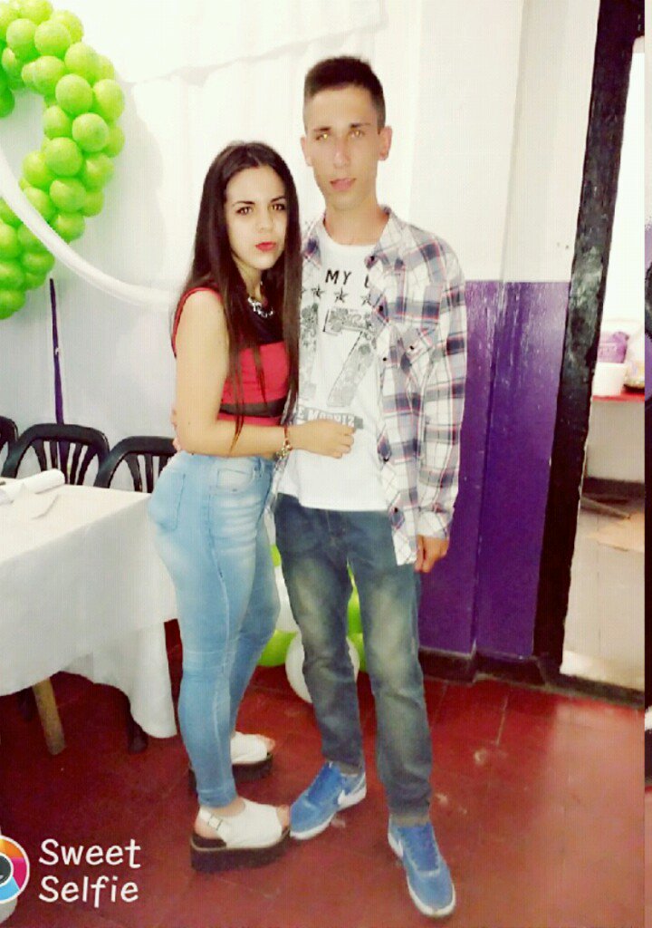 GaastonLuna's tweet photo. Con la linda de mi novia💏💖 https://t.co/oL3DZLVcrW