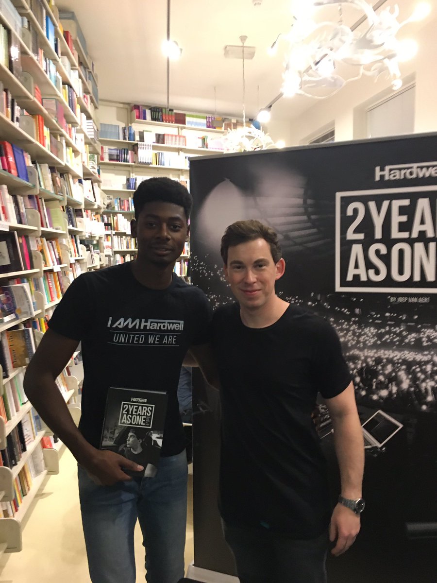 LordKeone's tweet photo. When you meet with your favorite Dj &amp; the Greatest of All Time #Hardwell #Unitedweare #2yearsasone #becomingreality https://t.co/Ru7F3R07Fc
