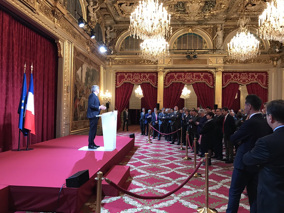 BlogFoieGras's tweet photo. La filière #foiegras célébrée ce soir à l'Elysée avec @SLeFoll et les professionnels du secteur #madeinFrance #tradition #gastronomie https://t.co/gokb7CYrCg