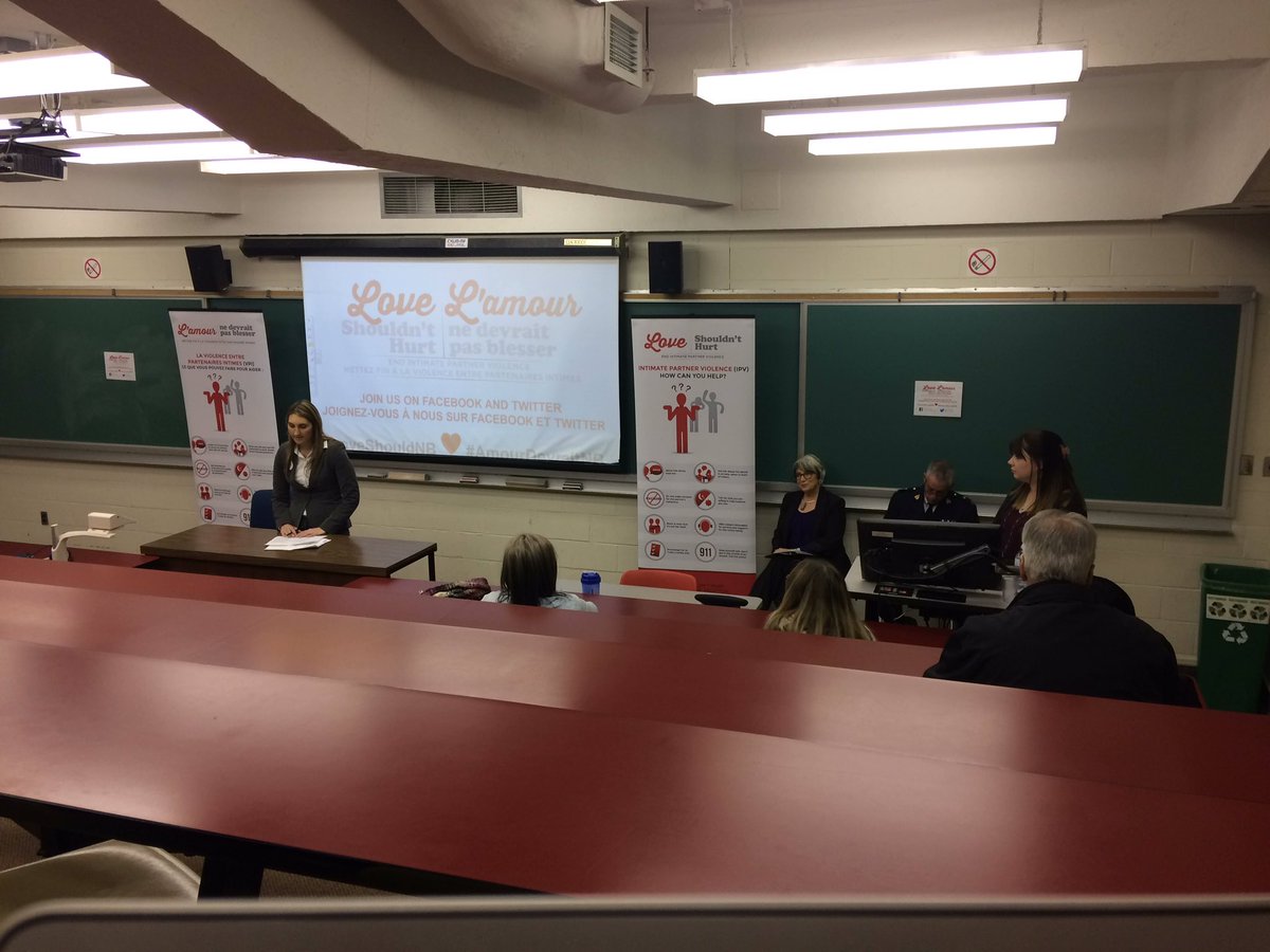 mpcorriveau14's tweet photo. Conférence sur la violence #AmourDevraitNB #udem https://t.co/emWfDvSv4N