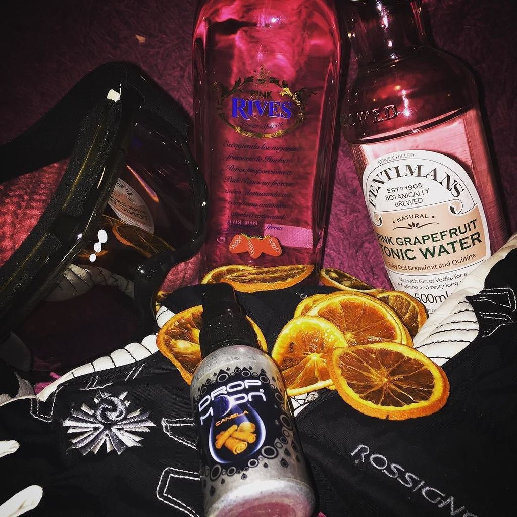 #winter #time #snow #zone con <a href="/ginrives/">Gini Rivers</a> @fentimansltd y <a href="/dropmoon_es/">Drop Moon</a>