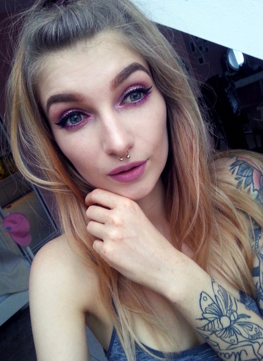 Ashi Monster tweet media