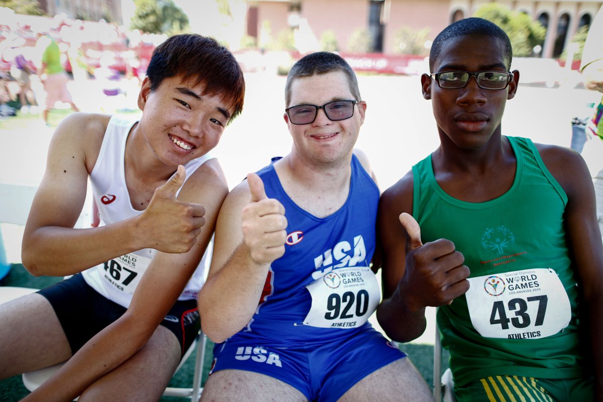 SpecialOlympics's tweet image. Why help 1 athlete when you can help 3? Donate now for #GivingTuesday &amp;amp; your gift will be TRIPLED: bit.ly/2fNIoHd