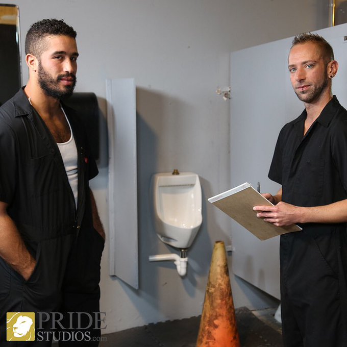 Coworkers @TreyTurnerX + @DekRecklessxxx can't focus on work... ?? @MenOver30 https://t.co/uXWpnsLqTi