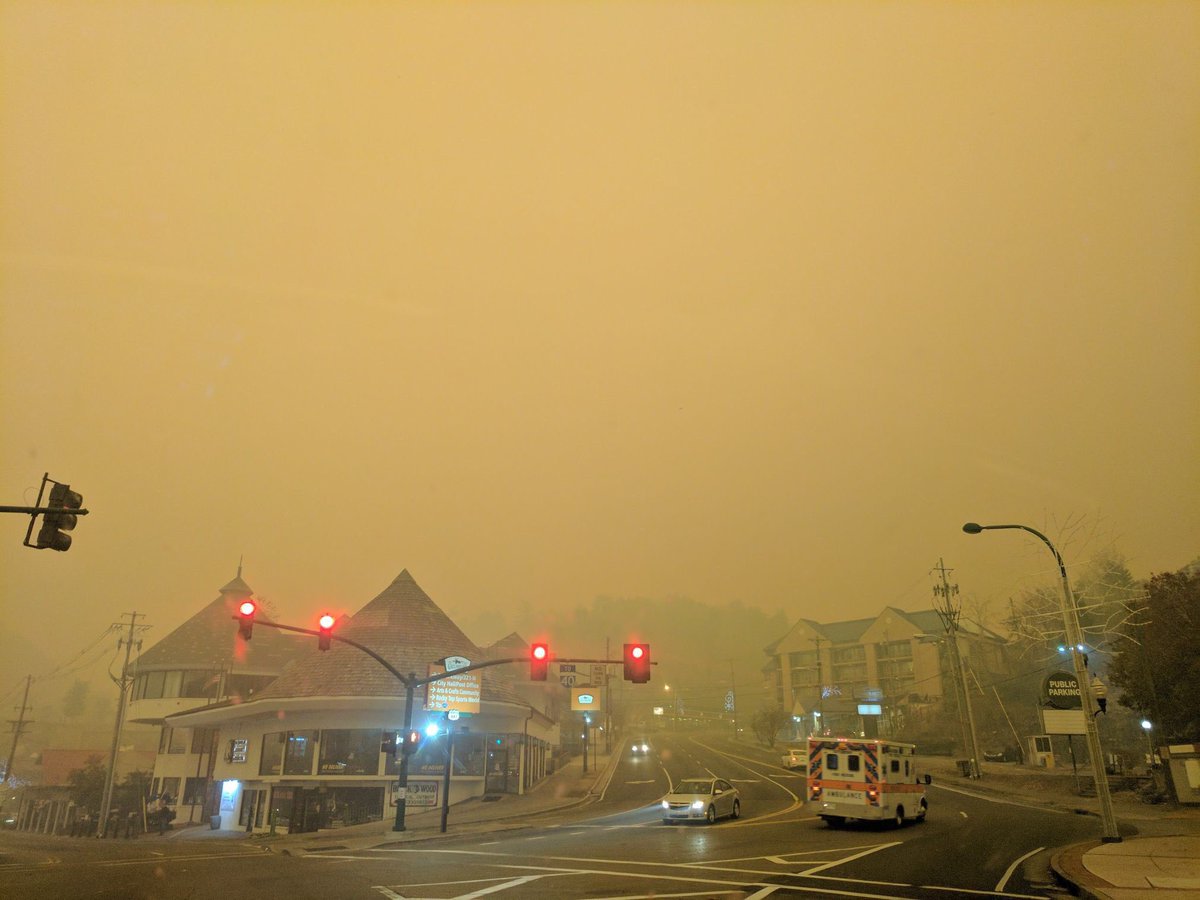 OutKickBets's tweet photo. Wildfires in the Smoky Mountains have made Gatlinburg look like a war-zone. https://t.co/52R6hDSQih