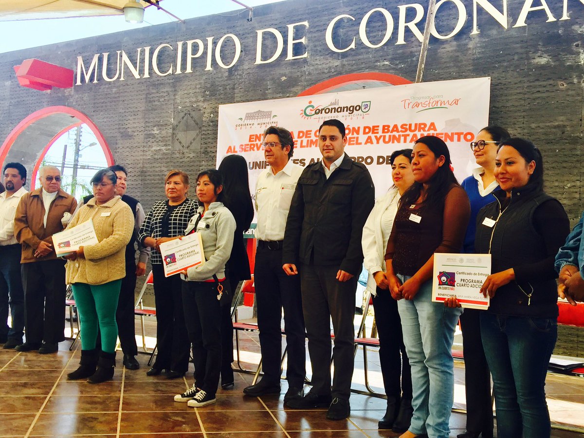 Vega_Rayet's tweet photo. Con gusto acompaño a @Melymak en la entrega de apoyos  del municipio de @CoronangoOfic #ProgresarParaTransformar #MoverAMéxico https://t.co/lZjfeTYUyJ
