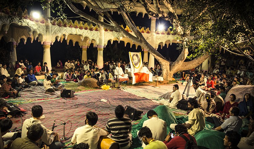 ArtofLivingIC's tweet photo. Down the memory lane | Swami Brahmatej ji shares some old insightful stories of his early days with Gurudev @SriSri at @BangaloreAshram! https://t.co/N1pDKrCkhq