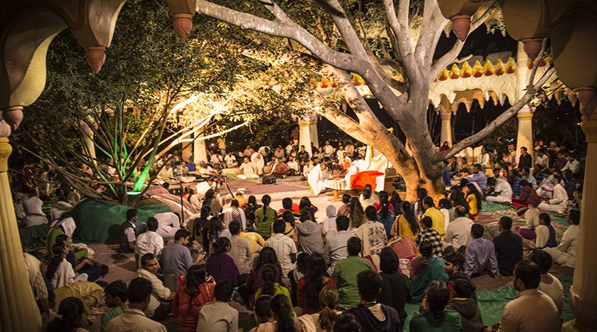 ArtofLivingIC's tweet photo. Down the memory lane | Swami Brahmatej ji shares some old insightful stories of his early days with Gurudev @SriSri at @BangaloreAshram! https://t.co/N1pDKrCkhq