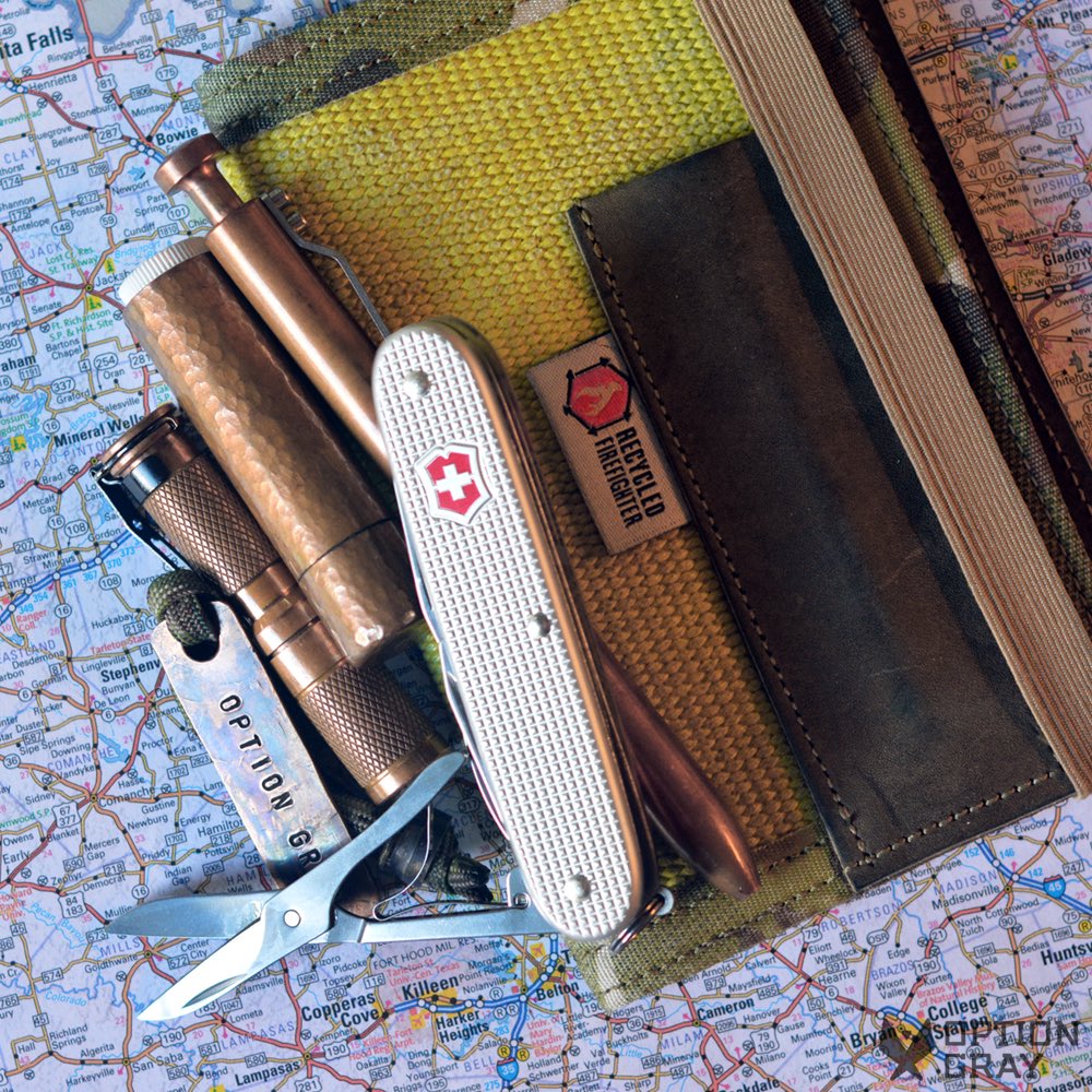 OptionGray's tweet photo. Scissors as part of your Primary #EDC. They do things knives aren’t good at doing: https://t.co/s3GvmMv8oi https://t.co/7UUiSmQEfJ