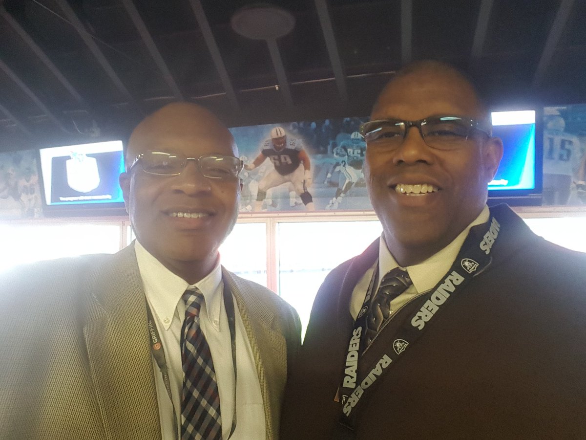 GlennWHunter's tweet image. Got a quick moment w/ my colleague, Terrence Smithson, at the Tennessee Mr. Football Awards lunch. Congrats to the winners. #MoPattonSports