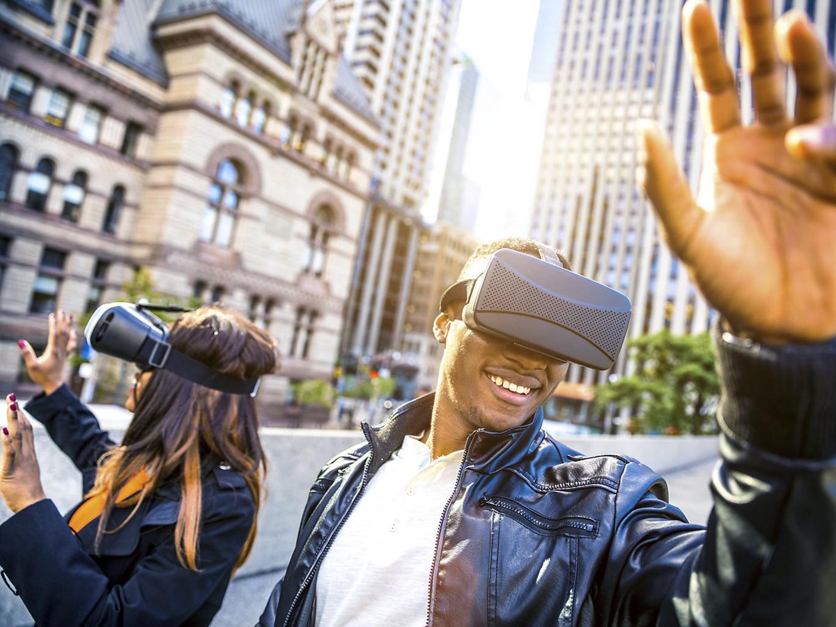 Engageworksltd's tweet photo. Virtual reality 'to replace high street shopping by 2050' https://t.co/daJzdVnngf #VR #Shopping #Tech #Retail https://t.co/6UcS6NJX9x