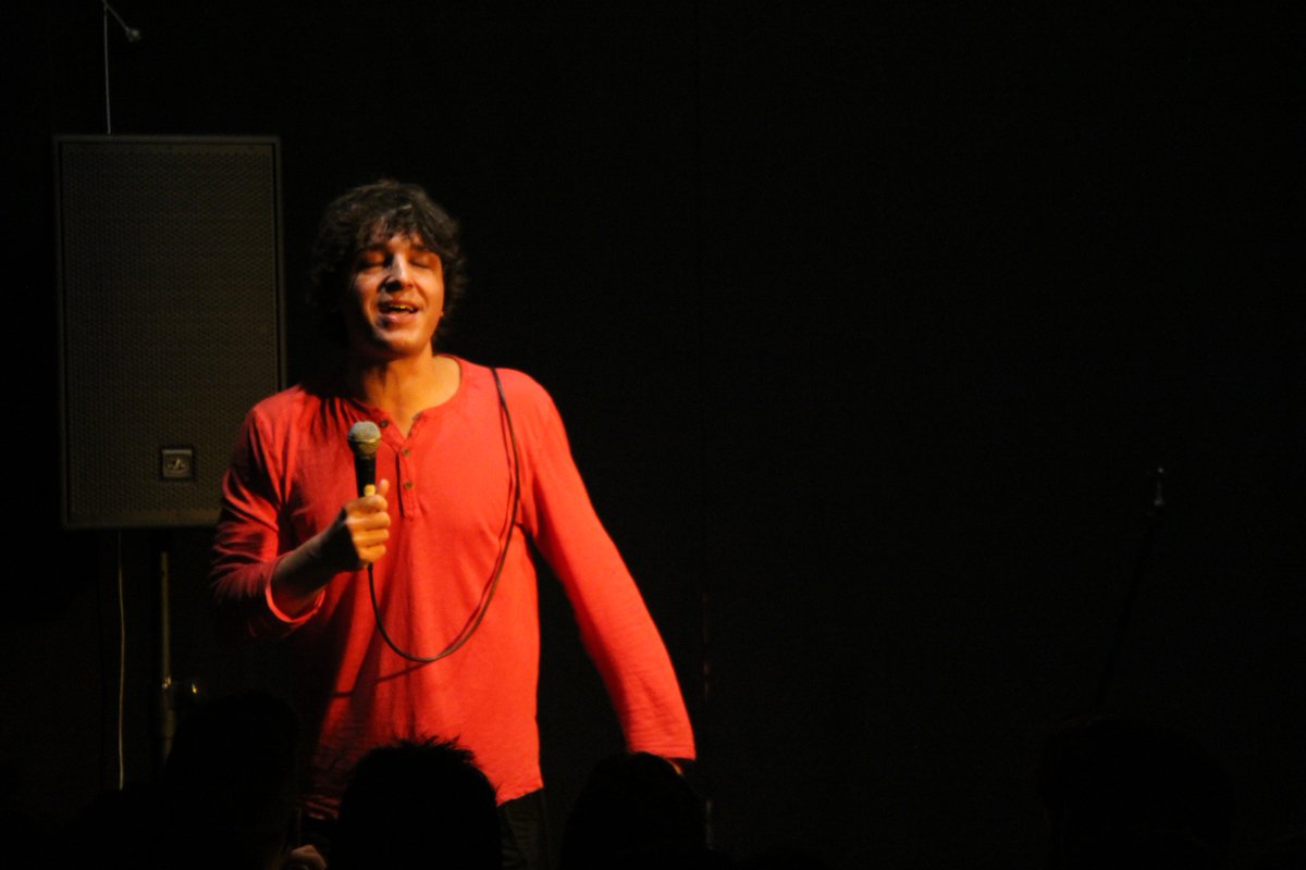 luisalvar0's tweet image. Gracias a los que vinisteis el sábado en Valencia y a @Fun4Valencia y @arnausoler7 por organizarlo. Y al tipo que hizo las fotos. Y a mí.