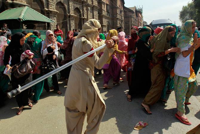 AzeemWyne's tweet photo. #Kashmiris are subjected to state sponsored humiliation on daily basis. #freekashmir https://t.co/Y5Vwnj30ef