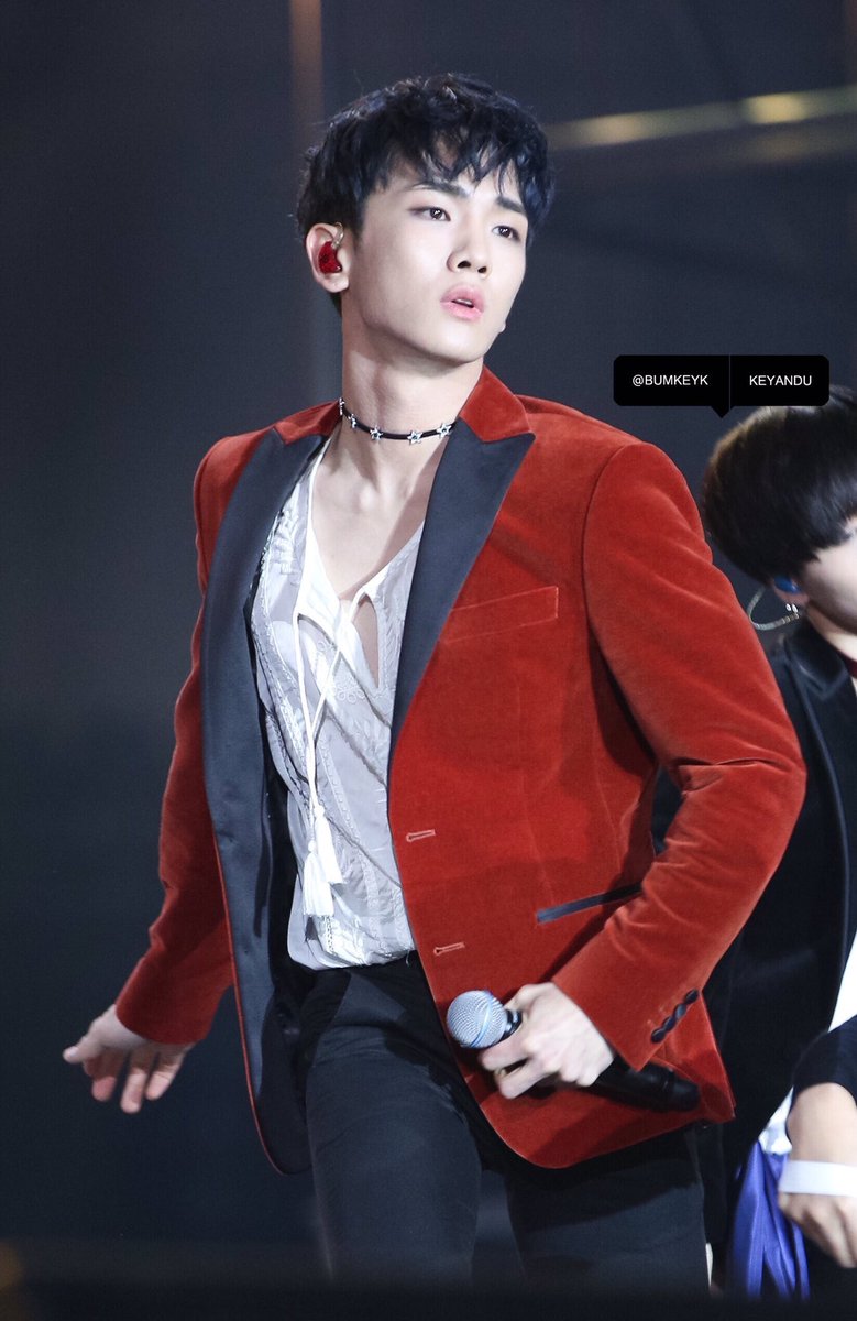 KeyLegPics tweet picture