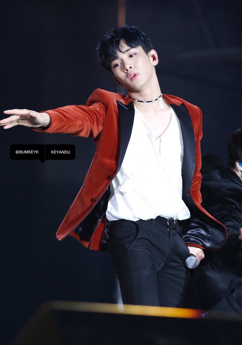 KeyLegPics tweet picture