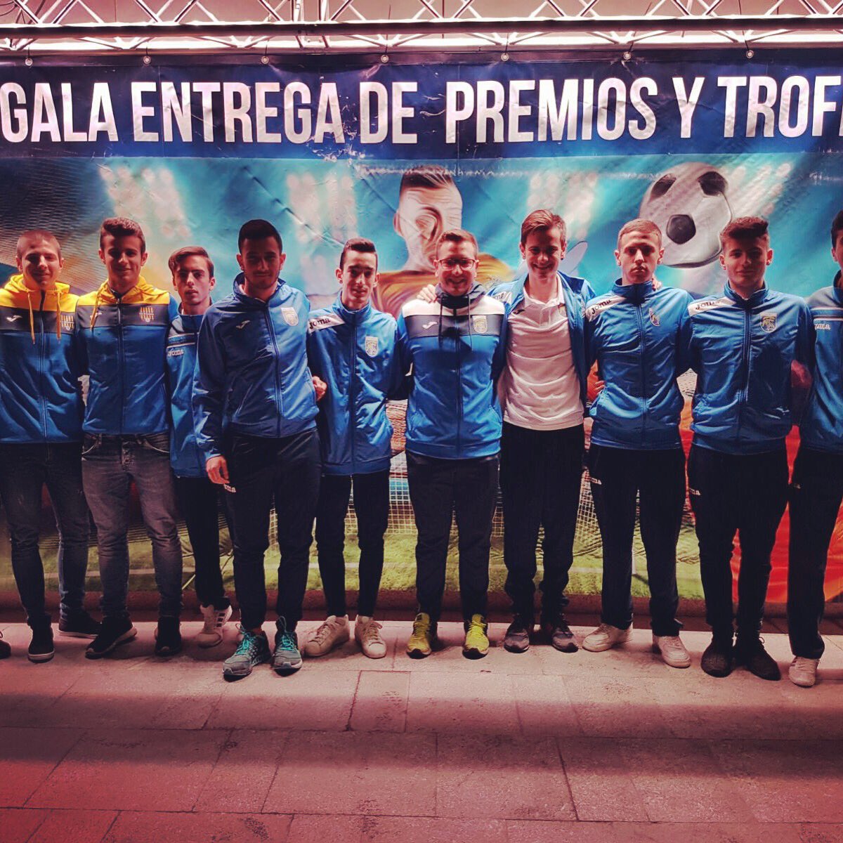 CDElCampello's tweet photo. La @FederacionFFCV premia 🏅🏆 a la #CanteraCampellera #CDCBase https://t.co/Ze7n5lLTh1