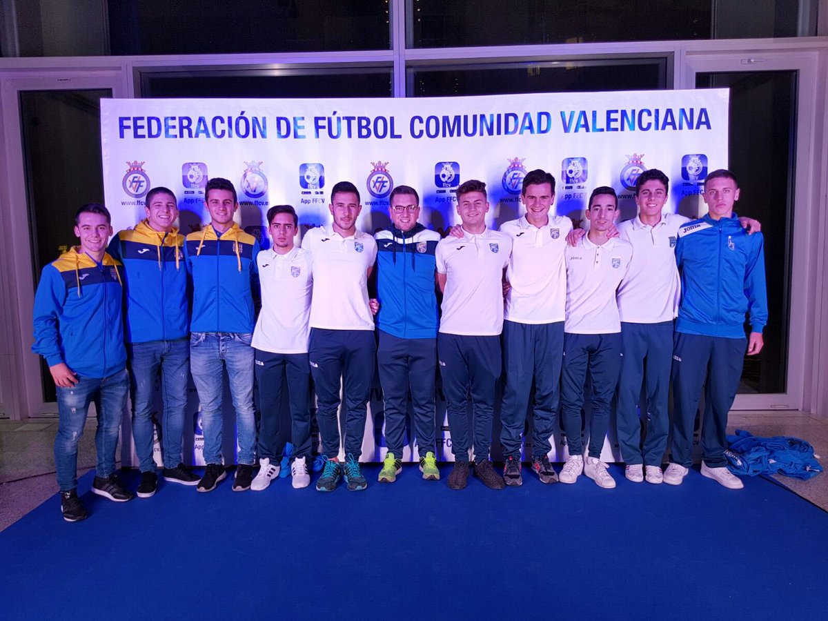 CDElCampello's tweet photo. La @FederacionFFCV premia 🏅🏆 a la #CanteraCampellera #CDCBase https://t.co/Ze7n5lLTh1