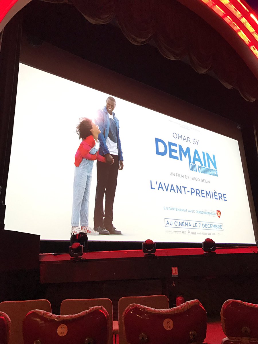 DorianGirard's tweet photo. Le grand jour! Avant Première #DemainToutCommence
#HamburgerRecords #SupervisionMusicale https://t.co/pWHZLrAEzT