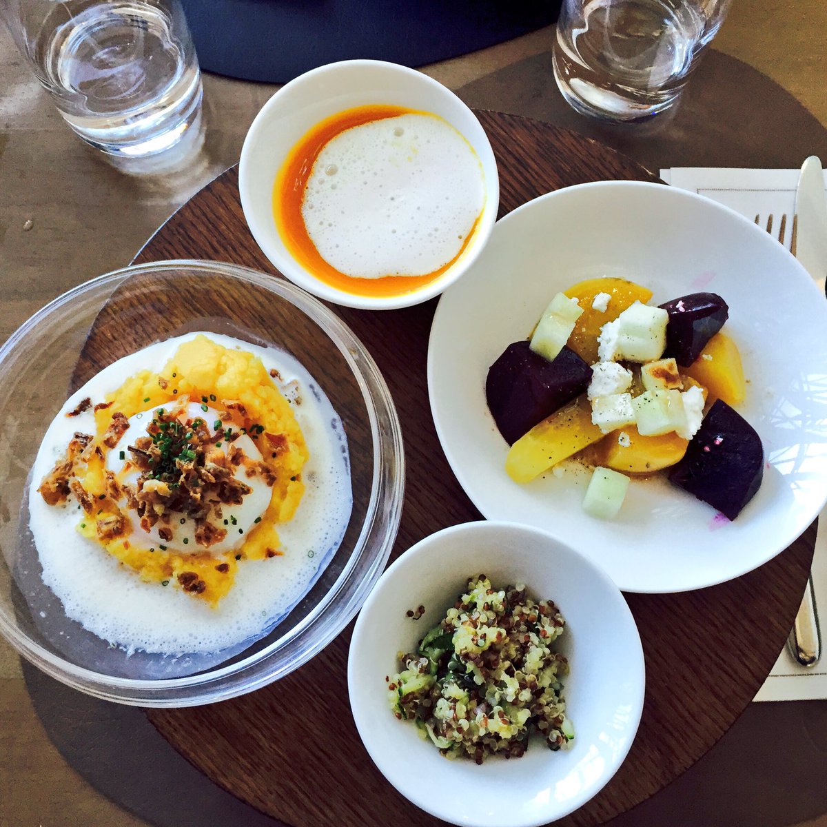FoodieMemories's tweet photo. Jardin : velouté potimarron, oeuf poché ; Cascade : ceviche daurade, crevettes en tempura, saumon mariné... / #LeFrank @FondationLV #Paris16 https://t.co/IMqMQSdadi
