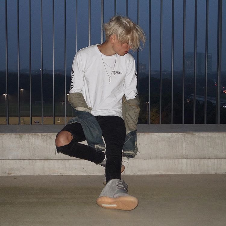RayMiller_'s tweet photo. Denim, Denim, Yeezy's 🙏🏼 https://t.co/yVwhKLR0VM