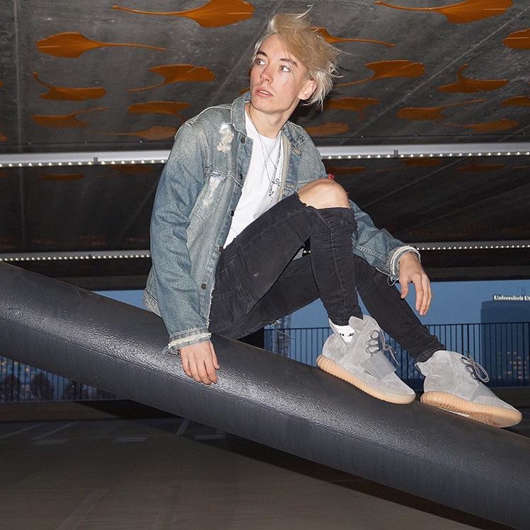 RayMiller_'s tweet photo. Denim, Denim, Yeezy's 🙏🏼 https://t.co/yVwhKLR0VM