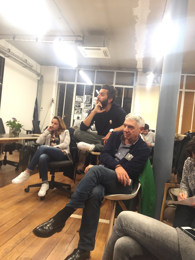 AudreySoussan's tweet photo. Il s'est cru chez lui @Jon_Azoulay ? AH Ba oui ;) #VentechMeetup https://t.co/G357Sf94Xt