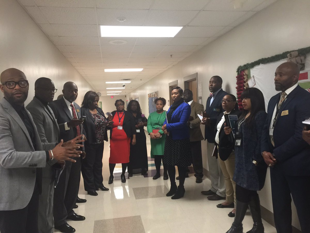 DrEmilyAMassey's tweet image. Instructional Conversations @satlantahigh! @DonyallD @ATLsuper #APSMainThingMainThing #CalibrationMatters