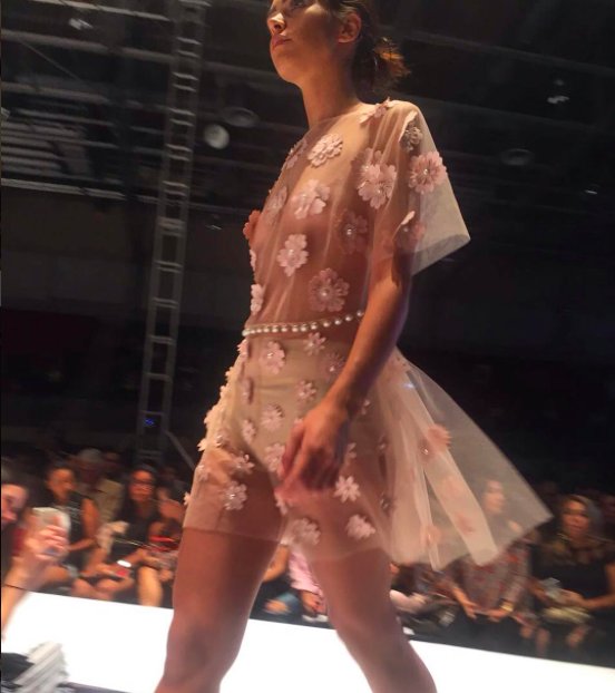 KikaRochaModa's tweet photo. Enamorada de tantos detalles bonitos!! Perlas de pies a cabeza en la colección de @pamelastevensonb #designertowatch #micolombia #estilokika https://t.co/McpluDwImY