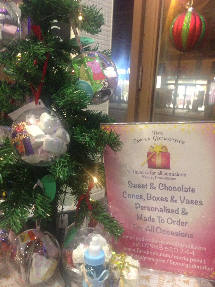 Buzz is festive tonight! #WomeninBusiness #networking - get in touch with <a href="/MariaPomi1/">FavourGodmother</a> for your Christmas #gifts!