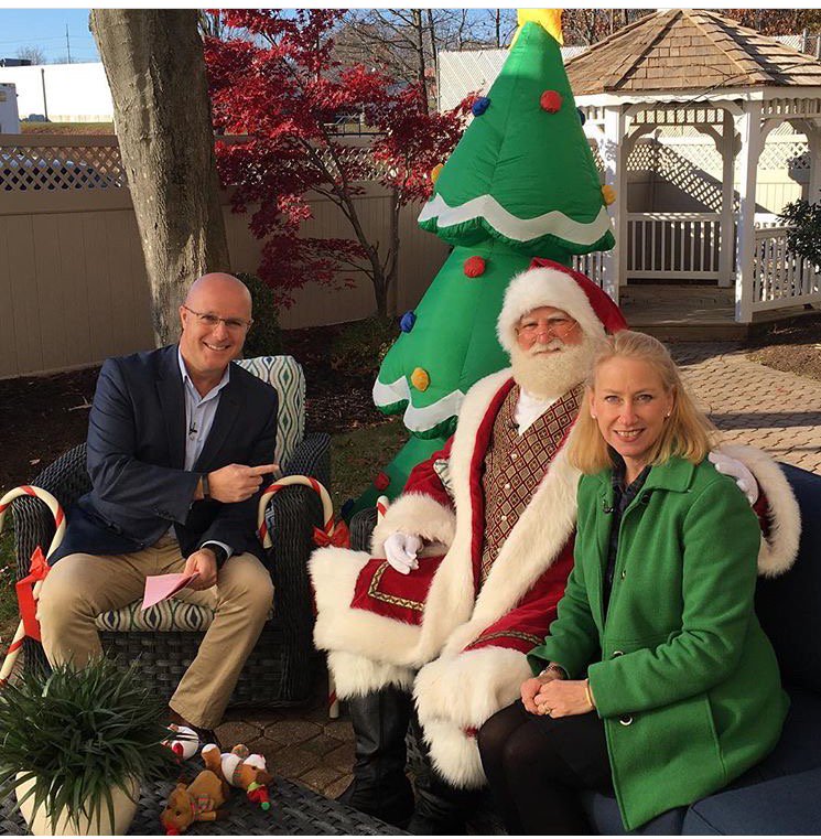 TheRhodeShow's tweet photo. You better watch out you better not cry!   Thanks to Santa and @GardenCityCtr  #Santa #Cranston #RhodeIsland #Christmas https://t.co/OqNeKweZa5