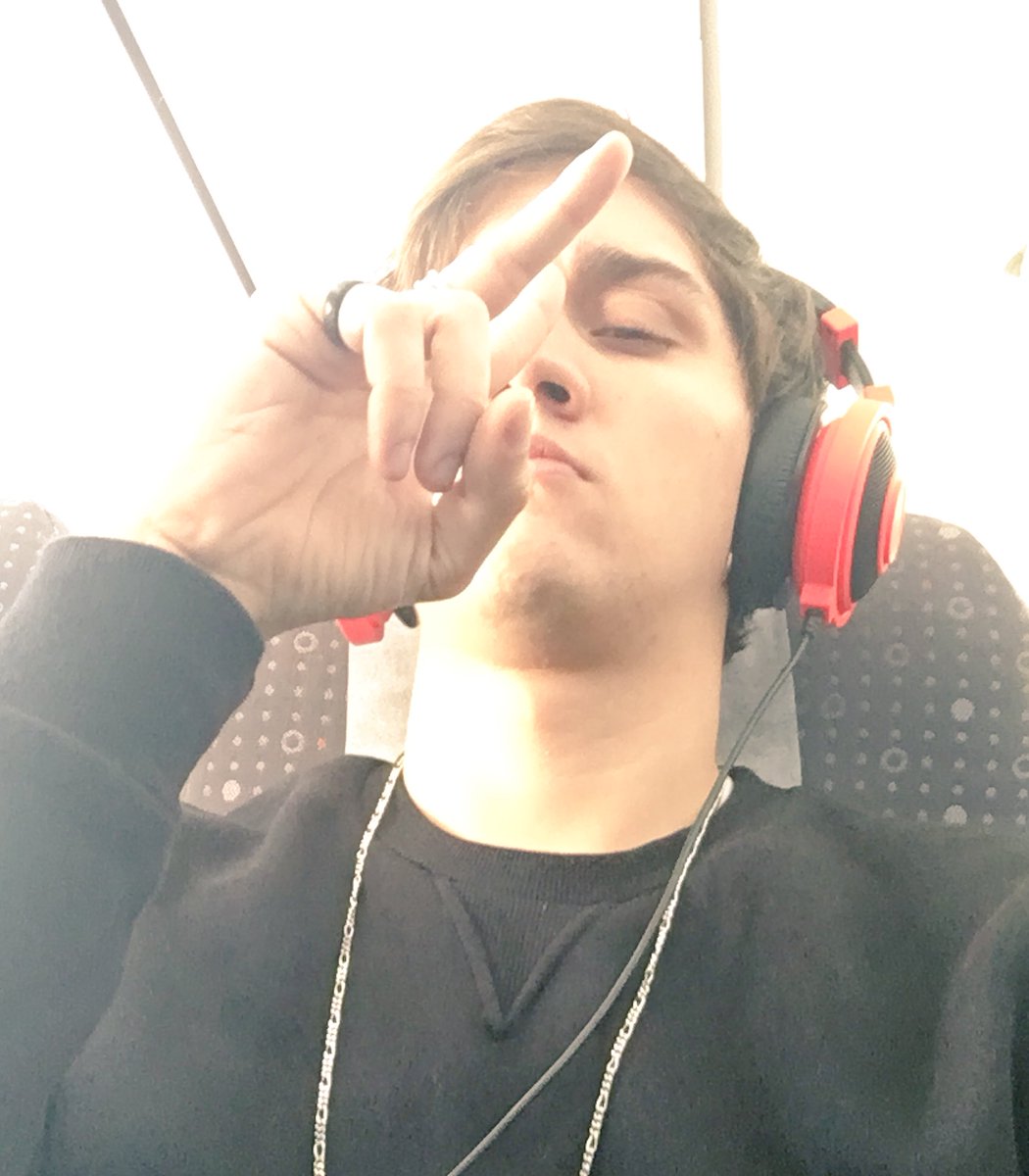 1DDelicinha's tweet photo. Te Amo ,muito você é o amor da minha vida. .❤😍😍 @Christian_fig https://t.co/wOu0hlZ2Ou