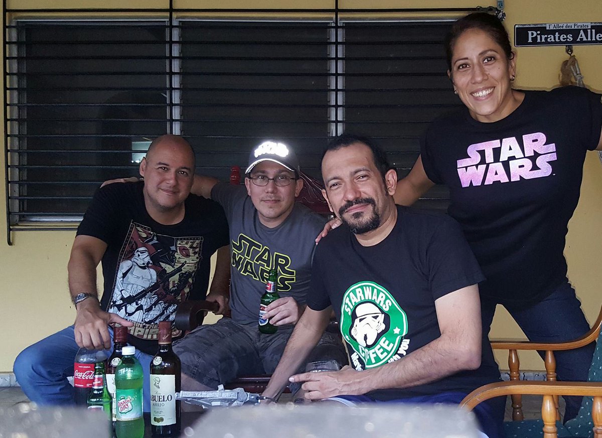 fabrorock's tweet photo. #StarWars #Dinner en #PiratesAlley ☠️ gracias a @ncrodal por la cena 🍝 🍺 https://t.co/nbI9QxSNcO