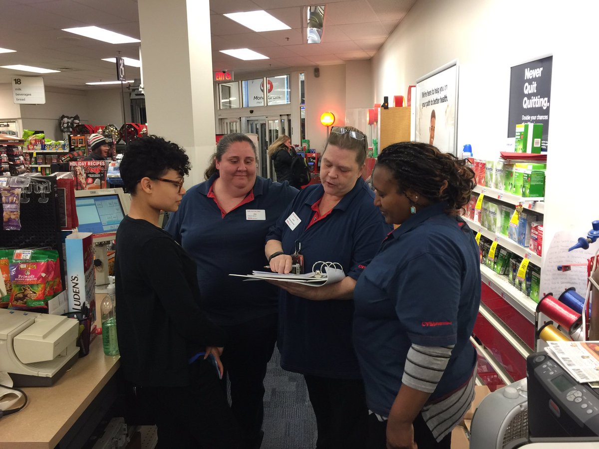 robin5norman's tweet photo. Great team to end the day with! Robin having a huddle with her team #8319 @JohnSkinnerCVS @billmahoney42 https://t.co/aOHK72VqqP