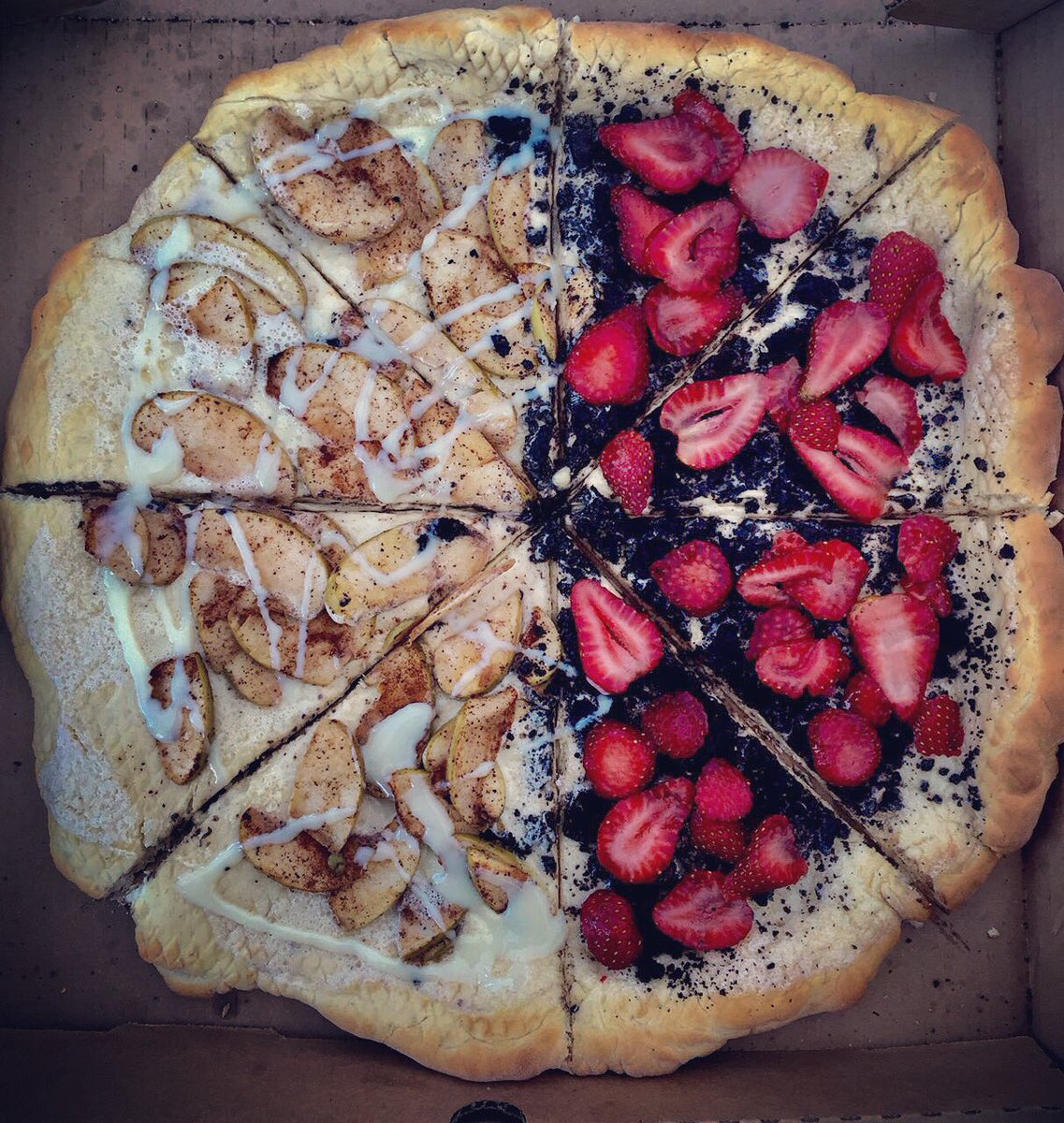 estebanjo12's tweet photo. Prueba los nuevos sabores de Pizzas dulces! Están una delicia.. @sweetsliceUSFQ #MktPrincipiosUSFQ https://t.co/SsfBvDYVWi